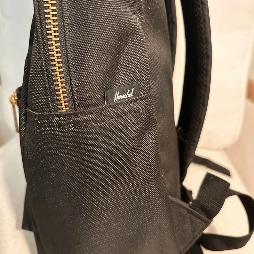 Secret Invasion Marvel Studios Cast & Crew Herschel Backpack And Hat RARE